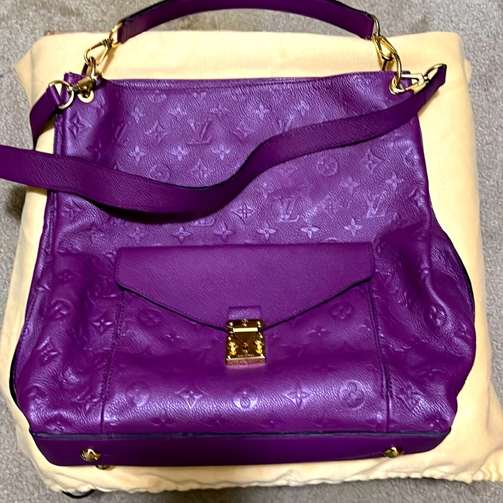 Louis Vuitton Metis Hobo Empreinte Wine Red
